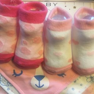 Baby Bandana Bib and Bootie 5 piece set NWT